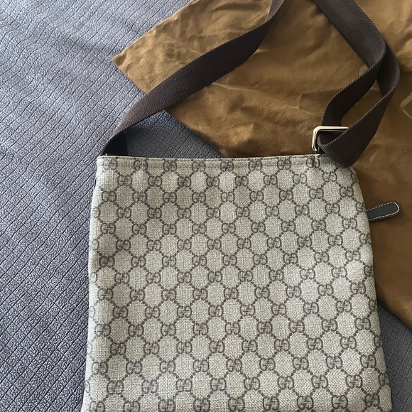 Gucci canvas messenger bag. Used. - Picture 8 of 8